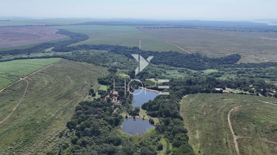 Imagens do imóveis Fazenda à venda com 483 alqueires - 77% de aproveitamento - potencial para irrigação - Botucatu SP