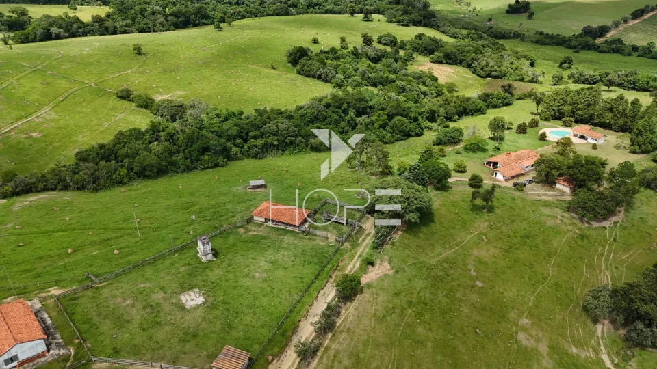 Imagens do imóveis Sítio à venda com 14.47 alqueires - pecuária - sede com piscina - Tatuí SP