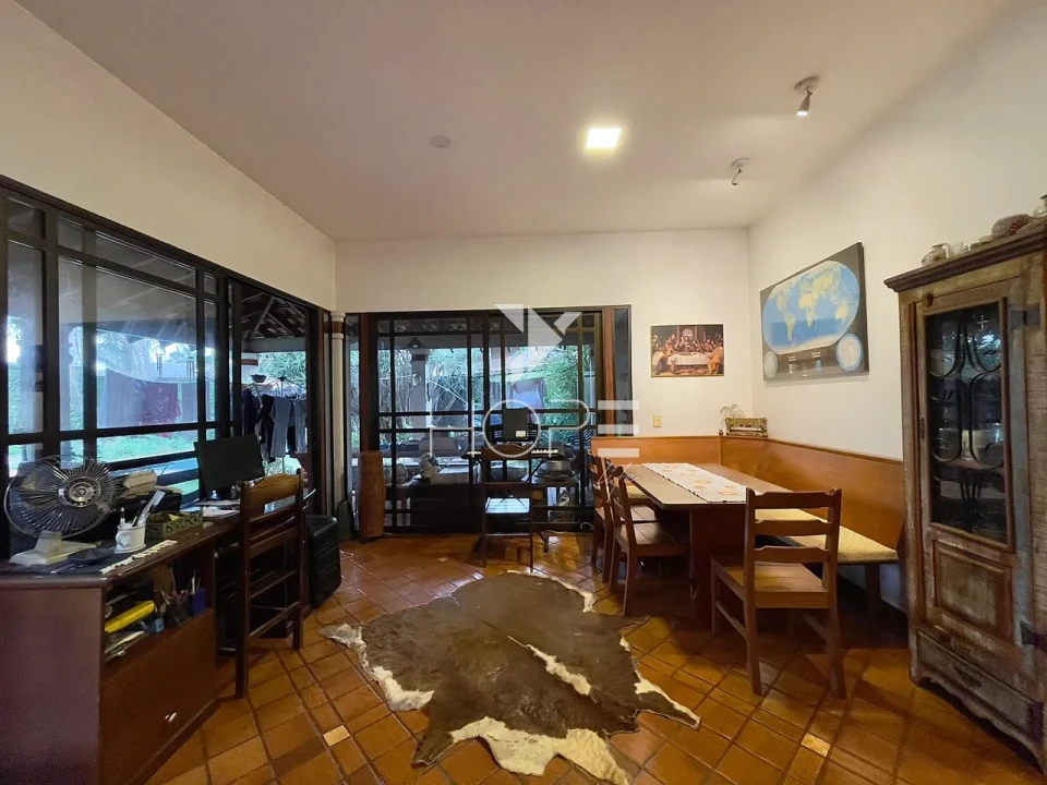 Imagens do imóveis Sobrado à Venda com Piscina – 301m² – 3 Quartos (1 Suíte) – Tucano – Zona Sul – Londrina/PR