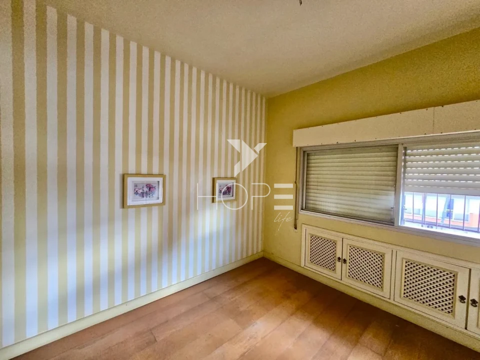 Imagens do imóveis Apartamento à Venda no Centro - 4 Quartos ( 1 Suíte)  3 Vagas - 240m² - Londrina/Pr.