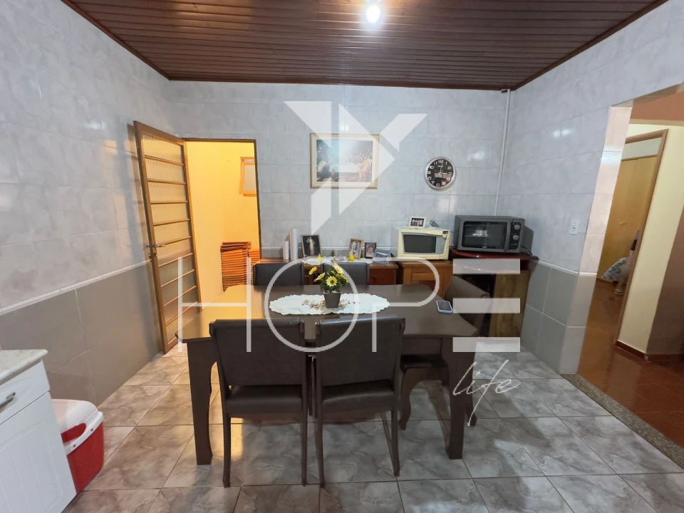 Imagens do imóveis Casa à venda/ Locação  no Conjunto José Giordano – 2 quartos (1 suíte) – 178 m² – Zona Norte – Londrina/PR