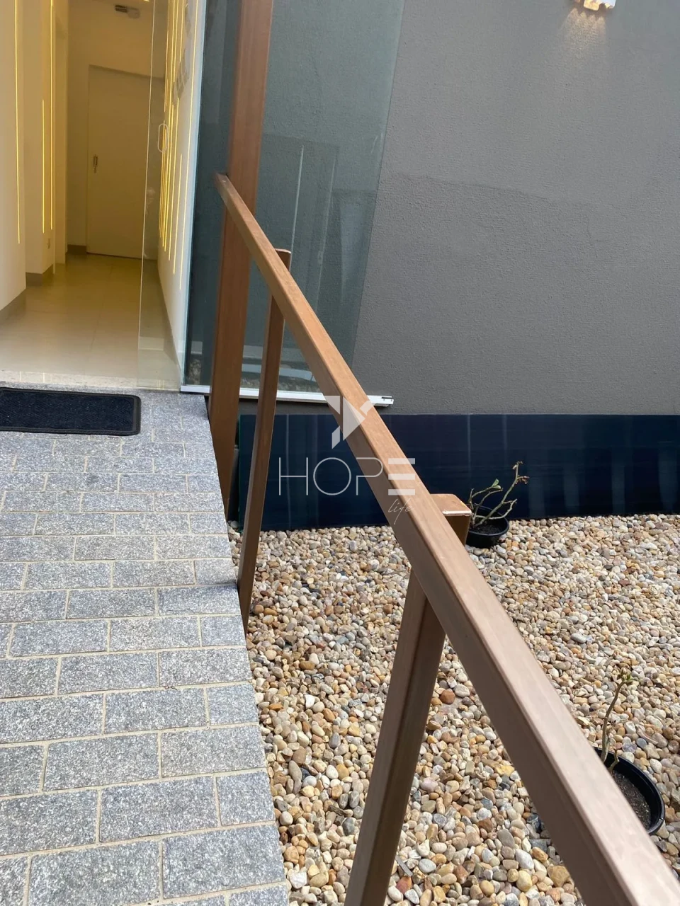 Ponto comercial reformado à venda com 244m² - estrutura para clínica - 5 salas - 3 vagas - Jardim Londrilar - Londrina PR