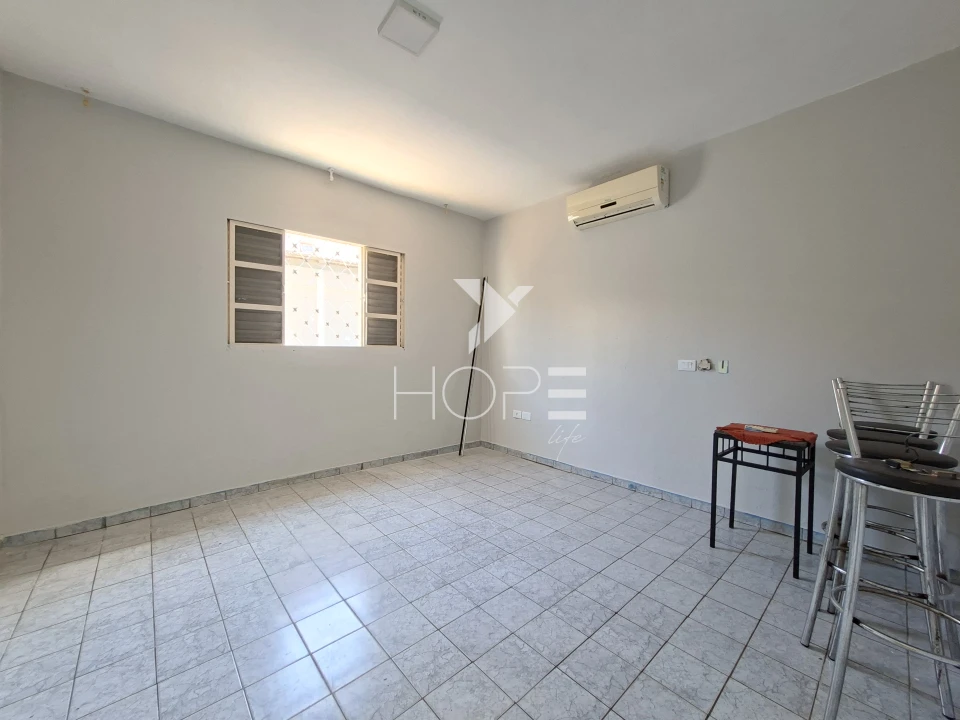 Imagens do imóveis Casa à venda ou LOCAÇÃO na Zona Leste de Londrina | 3 quartos, 1 suíte, 155m² e área de lazer com churrasqueira