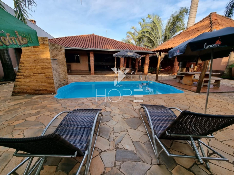 Imagens do imóveis Chácara à venda com 170 m² - 3 quartos - 2 banheiros -  3 vagas - Balneário Tibagi - Ibiporã/PR