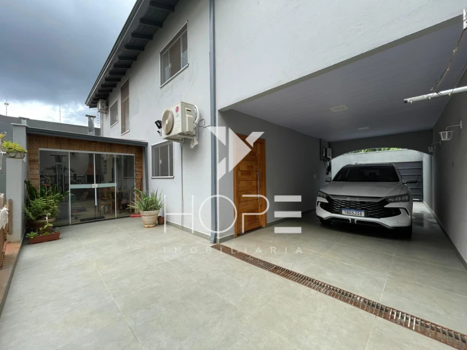 Sobrado à Venda com Energia Solar – 178m² Intern – 4 Quartos (1 Suíte) – Monte Belo – Zona Sul – Londrina/PR