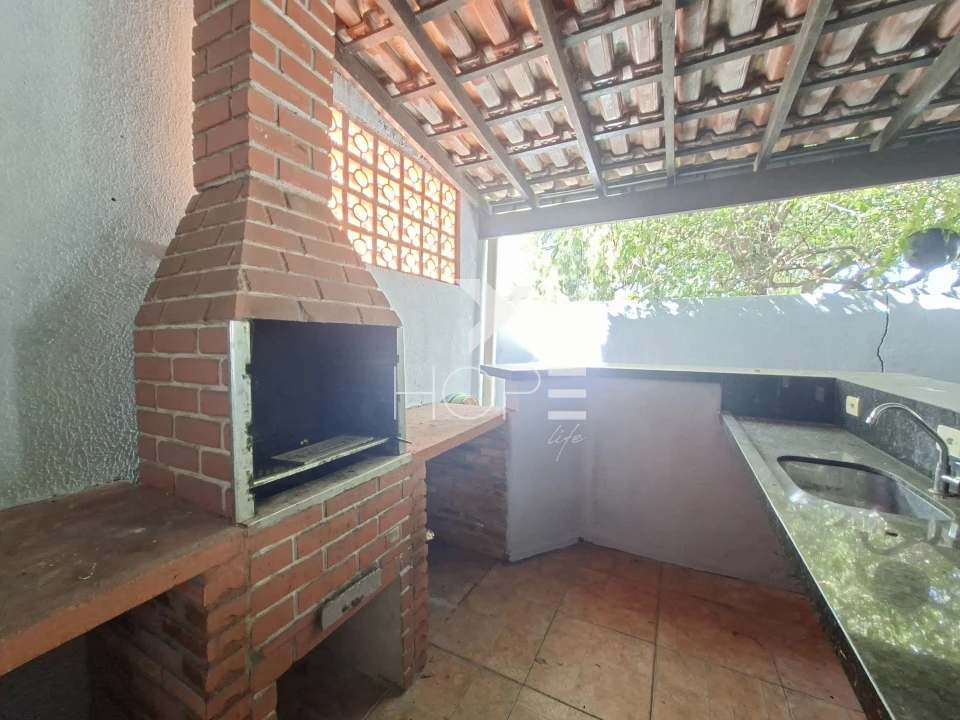 Imagens do imóveis Casa à venda ou LOCAÇÃO na Zona Leste de Londrina | 3 quartos, 1 suíte, 155m² e área de lazer com churrasqueira