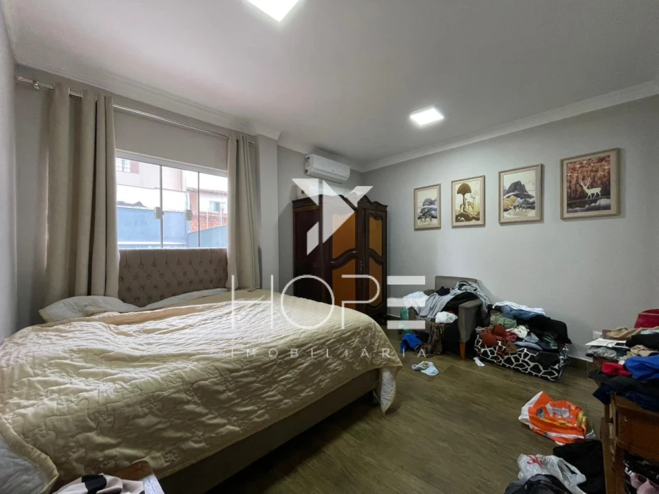 Sobrado à Venda com Energia Solar – 178m² Intern – 4 Quartos (1 Suíte) – Monte Belo – Zona Sul – Londrina/PR