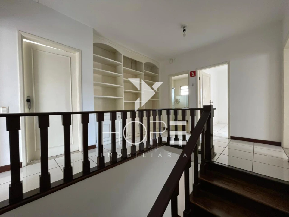 Sobrado Comercial e Residencial para Venda e Locação – 5 Quartos (2 Suítes) – Centro – Londrina/PR 