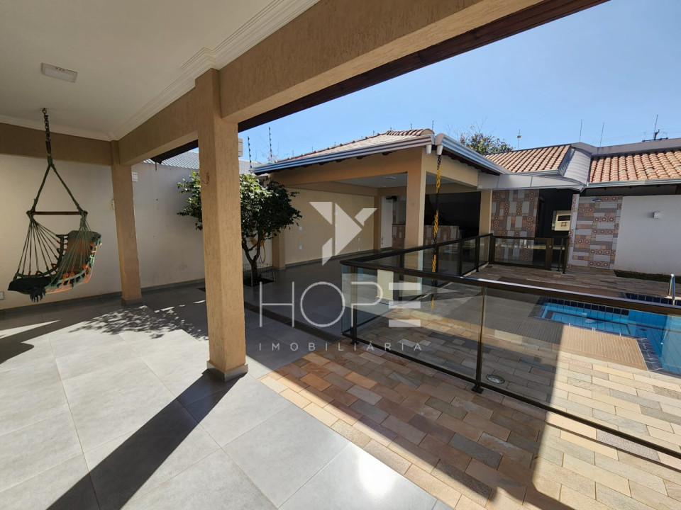 Imagens do imóveis CASA TÉRREA À VENDA - TUCANOS - RESIDENCIAL GRANVILLE