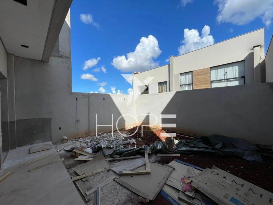 Sobrado em condomínio à venda – 105m² Privativos - Morada das Flores (Rosas) – Cambé/PR