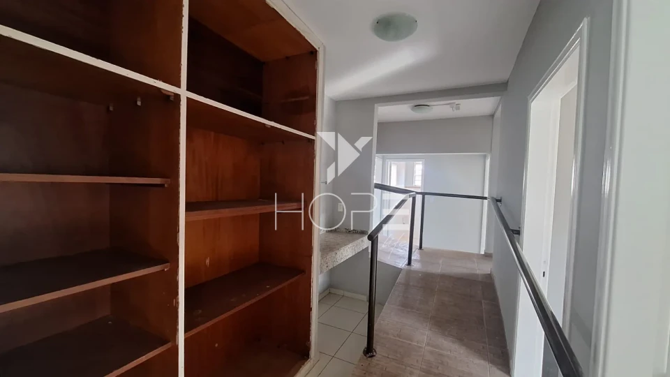Imagens do imóveis Casa comercial para locação com 350m² - 6 salas - 5 vagas - próximo ao Hospital Evangélico - Lago Parque - Londrina PR