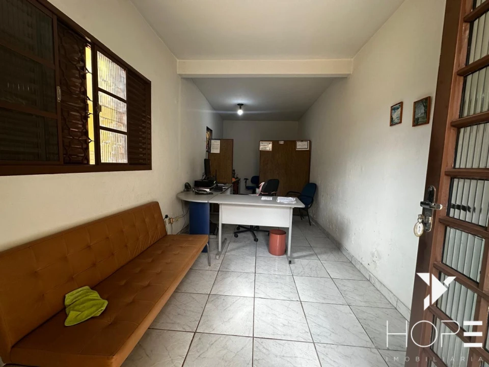 Casa à venda  próximo a Av. Higienópolis e Av. Jk.  – Londrina/PR