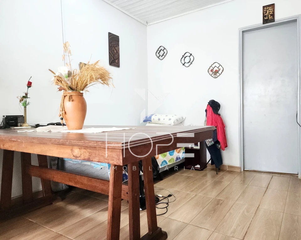 Imagens do imóveis Casa à Venda de 198 m² no Conjunto Semíramis  – Londrina/PR