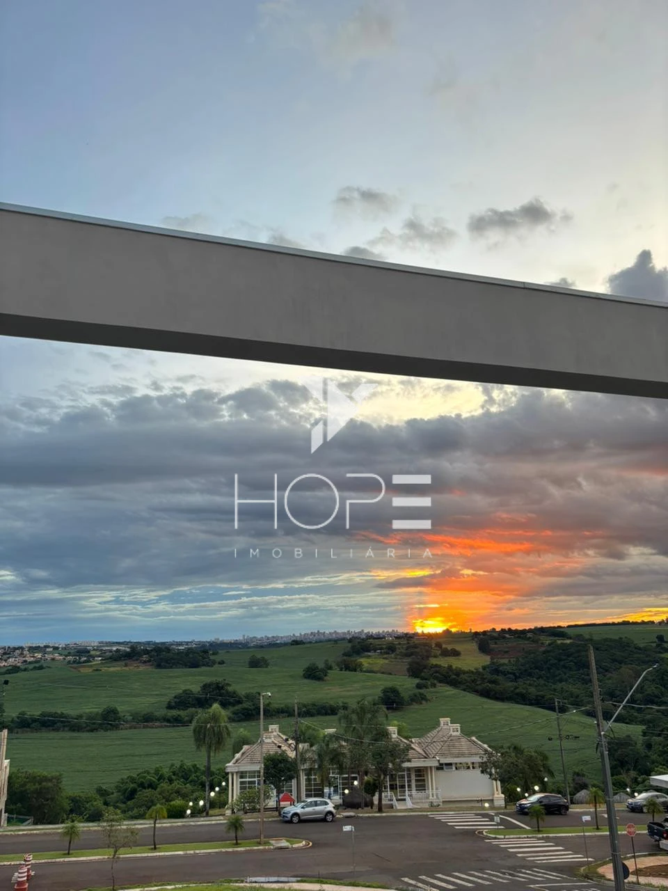 Imagens do imóveis SOBRADO NOVO  280M² DE AREA UTIL, COM 4 QUARTOS, SENDO 4 SUITES-  PARA LOCAÇÃO - CONDOMINIO ROYAL BOULEVARD - IBIPORÃ