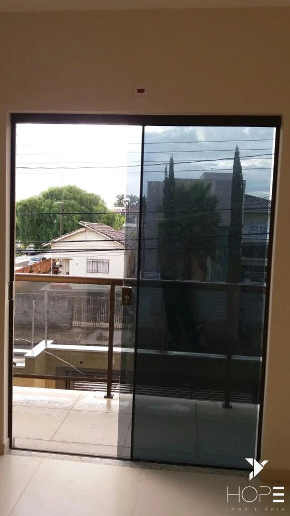Imagens do imóveis Sobrado à venda – 145m² – 3 quartos com suíte – Conjunto Padre Bernardo Merckel – Arapongas/PR