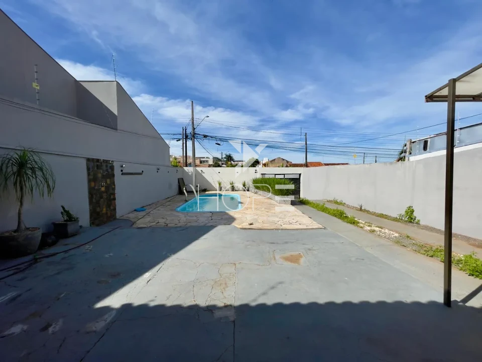 Imagens do imóveis Casa à Venda com Piscina – 62m² – 2 Quartos – Coliseu – Zona Norte – Londrina/PR