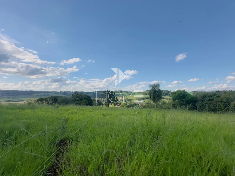 Imagens do imóveis Chácara à venda – 30.000 m² – Patrimônio Regina – Londrina/PR – Piscina e Espaço Gourmet