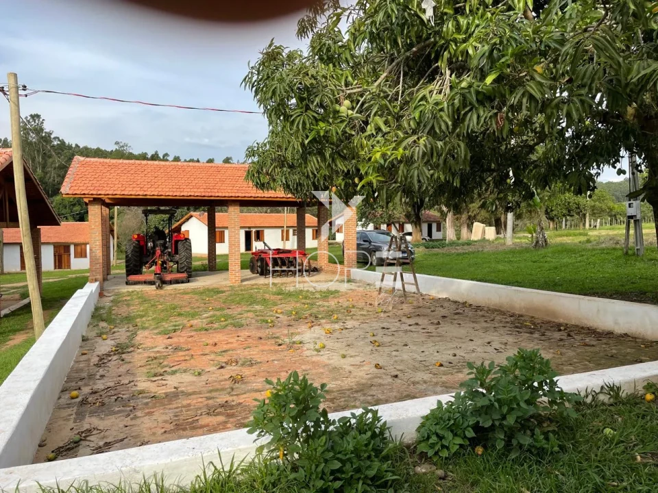 Imagens do imóveis Sítio à venda com 20.76 alqueires - sede com piscina - 4 represas - pecuária e lazer - Itu SP