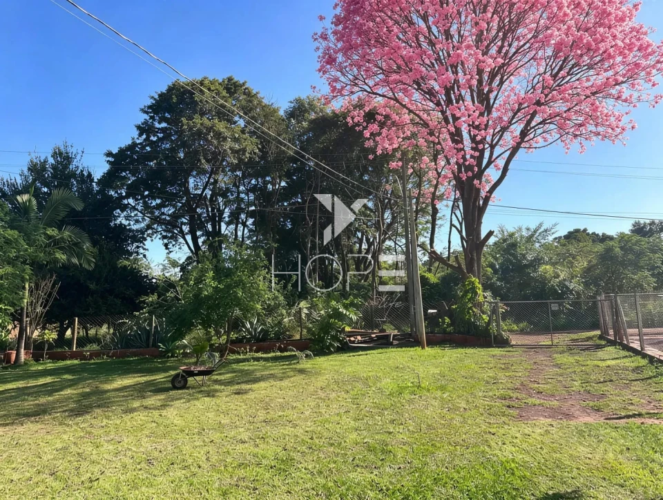 Imagens do imóveis Chácara molhada à venda - 3 quartos - 2 suítes - acesso à água - Alvorada do Sul PR