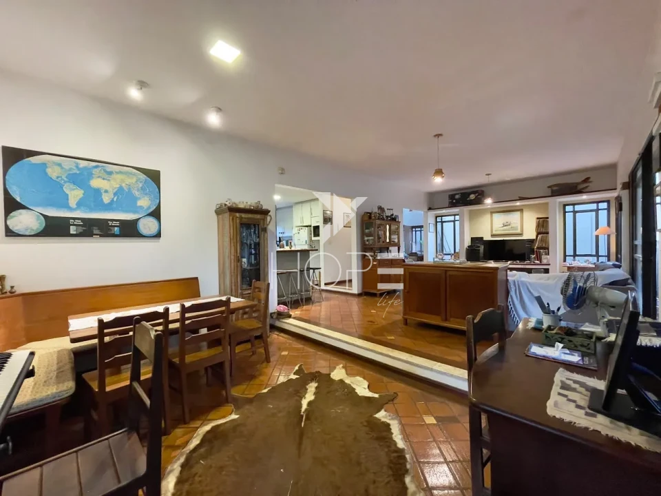 Imagens do imóveis Sobrado à Venda com Piscina – 301m² – 3 Quartos (1 Suíte) – Tucano – Zona Sul – Londrina/PR