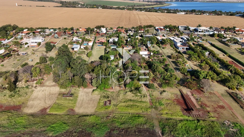 Imagens do imóveis Condomínio Riviera do Poente – Chácara Molhada porteira fechada À venda  – 4 suítes – 5 vagas – 2.600 m² – Alvorada do Sul/PR