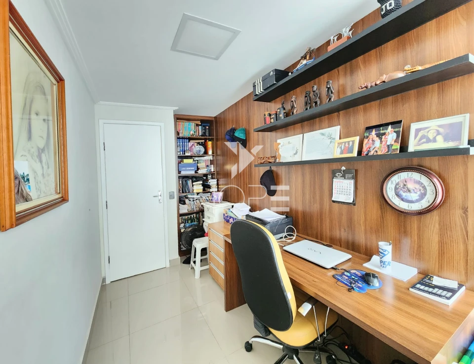Condomínio Castelo Branco - apartamento à venda com 100m² - 3 quartos - 2 banheiros - 1 vaga - Jardim Bela Itália - Cambé PR