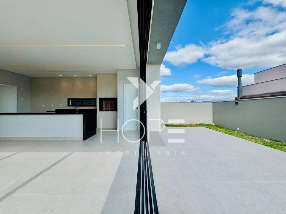 Sobrado Novo à Venda no Condomínio Araçari – 3 Suítes – Parque Tauá
