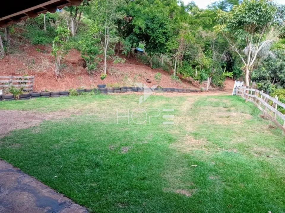 Imagens do imóveis Chácara à venda com 17.000m² - 5 quartos - 4 banheiros - 10 vagas - Estrada do Limoeiro - Londrina PR