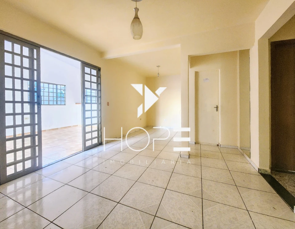 Casa com edícula à venda no Bairro Ouro Verde, Londrina, PR