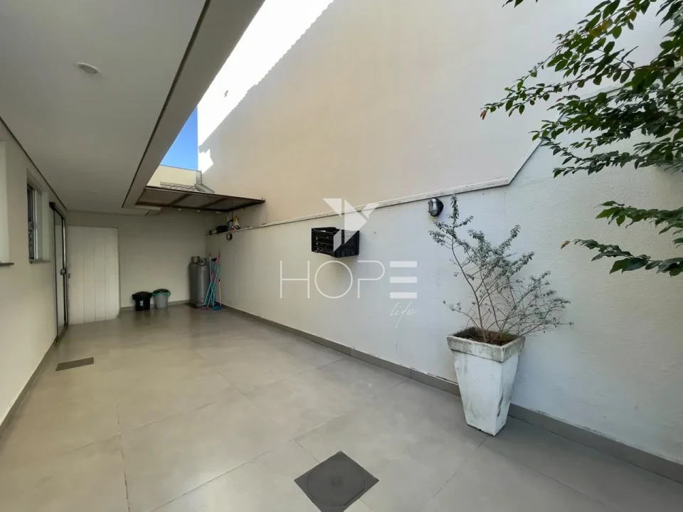 Sobrado em Condomínio à Venda – 261m² – 3 Quartos (1 Suíte) – Vale das Araucárias – Parque Residencial Alcântara – Zona Sul – Londrina/PR
