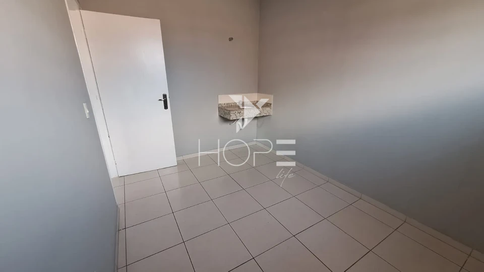 Imagens do imóveis Casa comercial para locação com 350m² - 6 salas - 5 vagas - próximo ao Hospital Evangélico - Lago Parque - Londrina PR