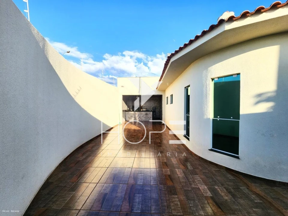 Imagens do imóveis Casa espaçosa com área gourmet no Residencial das Torres – Próx. ao Villaggio do Engenho