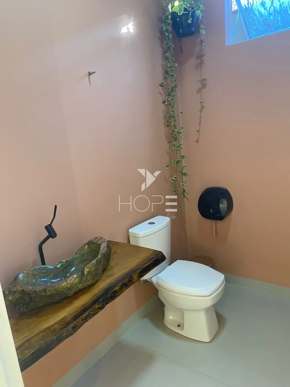 Ponto comercial reformado à venda com 244m² - estrutura para clínica - 5 salas - 3 vagas - Jardim Londrilar - Londrina PR