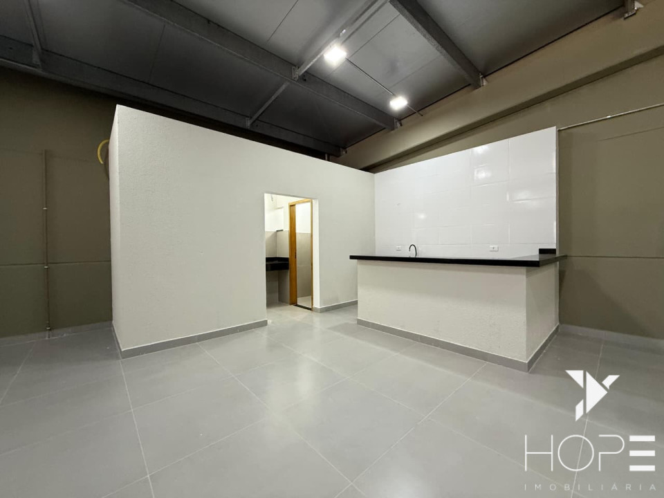 Ponto Estratégico! Galpão de 600m² + Mezanino na Av. São João com Alta Visibilidade