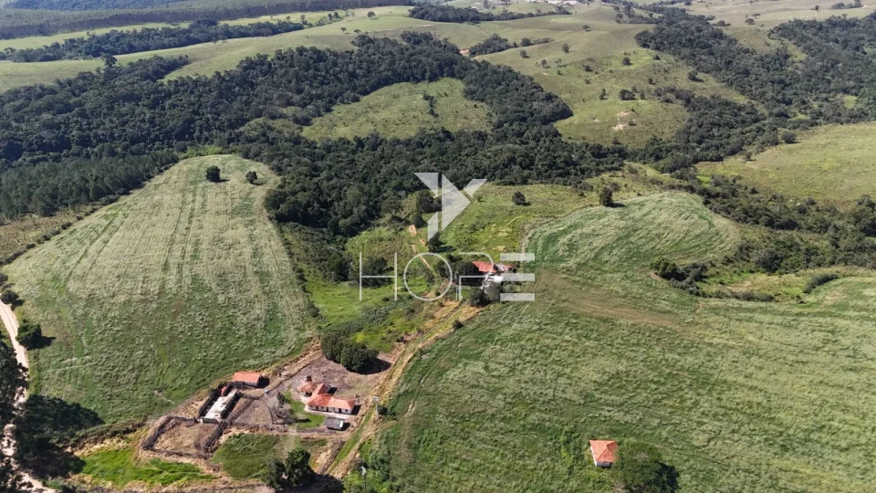Imagens do imóveis Fazenda à venda com 48.25 alqueires - agricultura e pastagem - frente para o asfalto - São Miguel Arcanjo SP