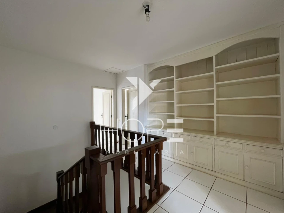 Sobrado Comercial e Residencial para Venda e Locação – 5 Quartos (2 Suítes) – Centro – Londrina/PR 