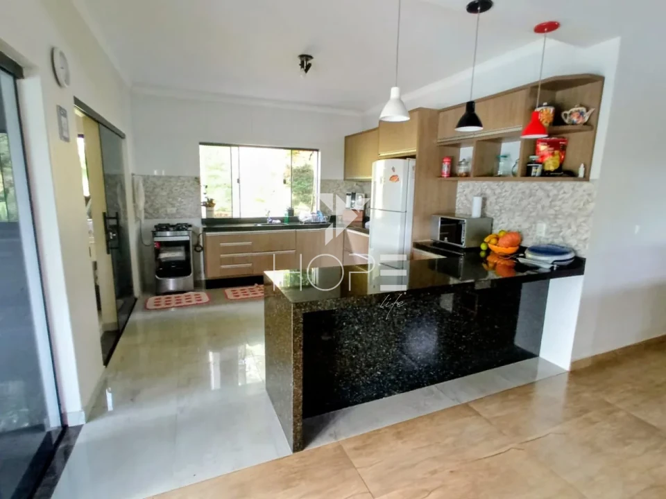 Imagens do imóveis Chácara à venda com 17.000m² - 5 quartos - 4 banheiros - 10 vagas - Estrada do Limoeiro - Londrina PR