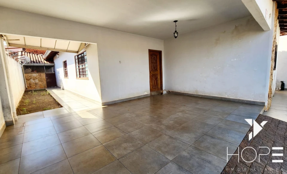 Imagens do imóveis Casa Térrea à Venda – 2 Quartos (1 Suíte) – 170m² – Jardim Califórnia – Londrina