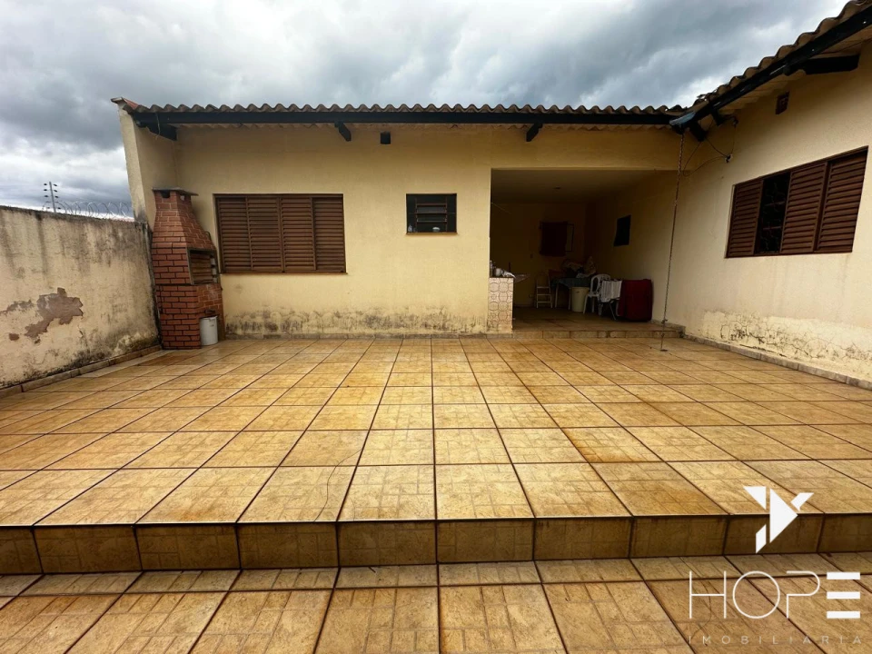 Casa à venda  próximo a Av. Higienópolis e Av. Jk.  – Londrina/PR