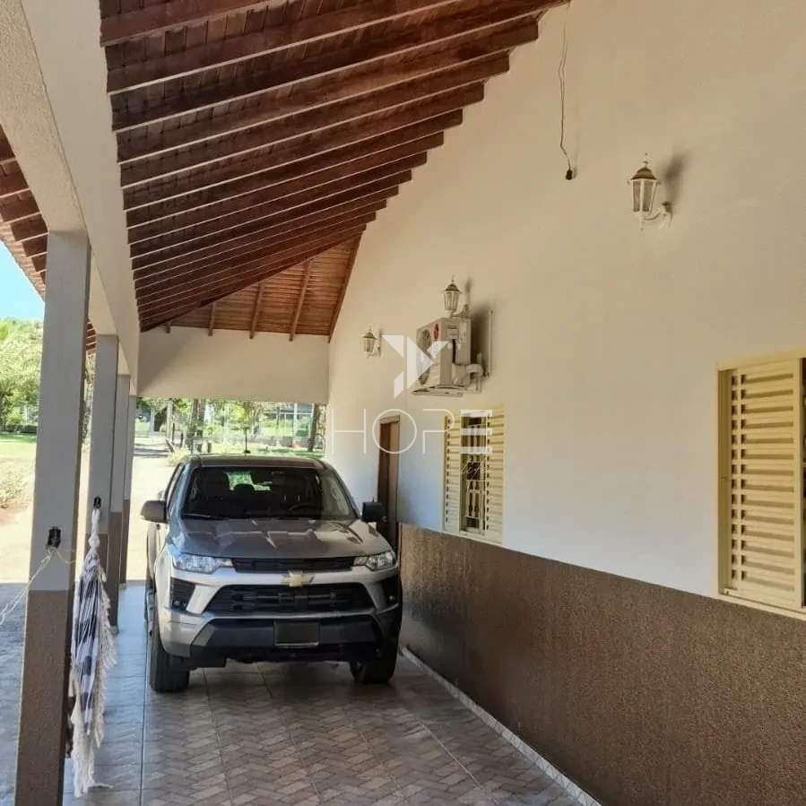 Imagens do imóveis Chácara à Venda no Condomínio Santa Rhut – 300m² Construídos – 3 Quartos (1 Suíte) – Sertanópolis/PR