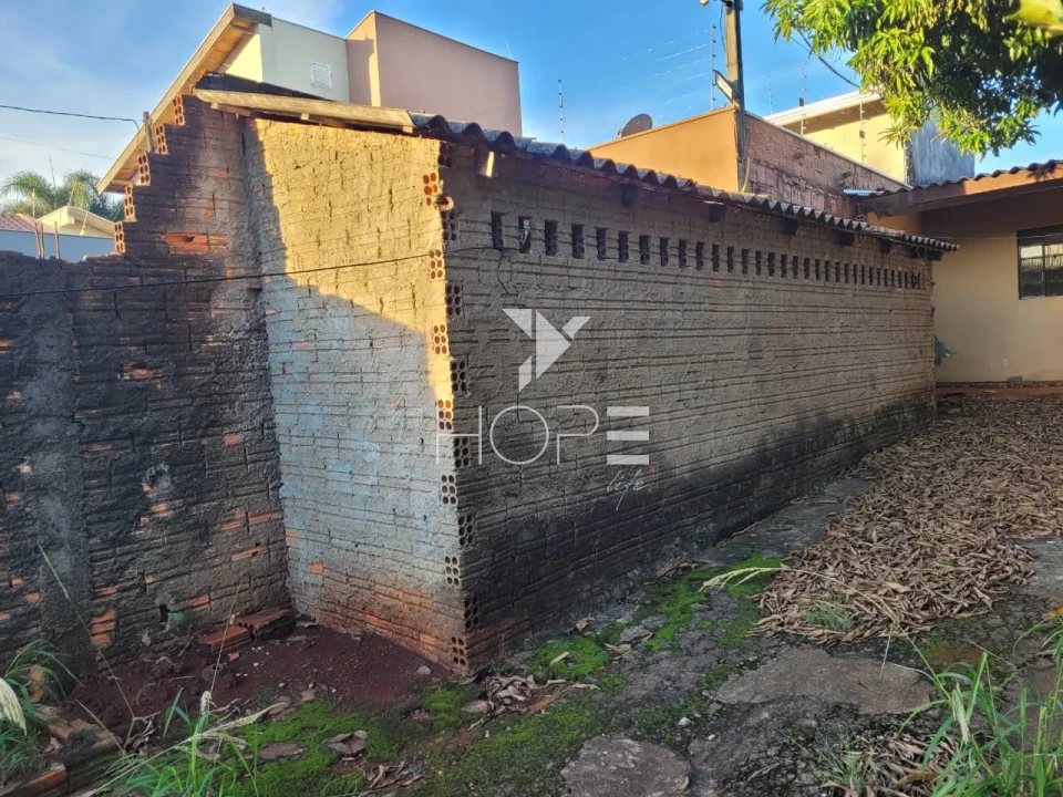 Imagens do imóveis Casa à venda com 367 m² - 2 quartos - 1 Banheiro- 3 Vagas - Residencial Quadra Norte - Londrina PR