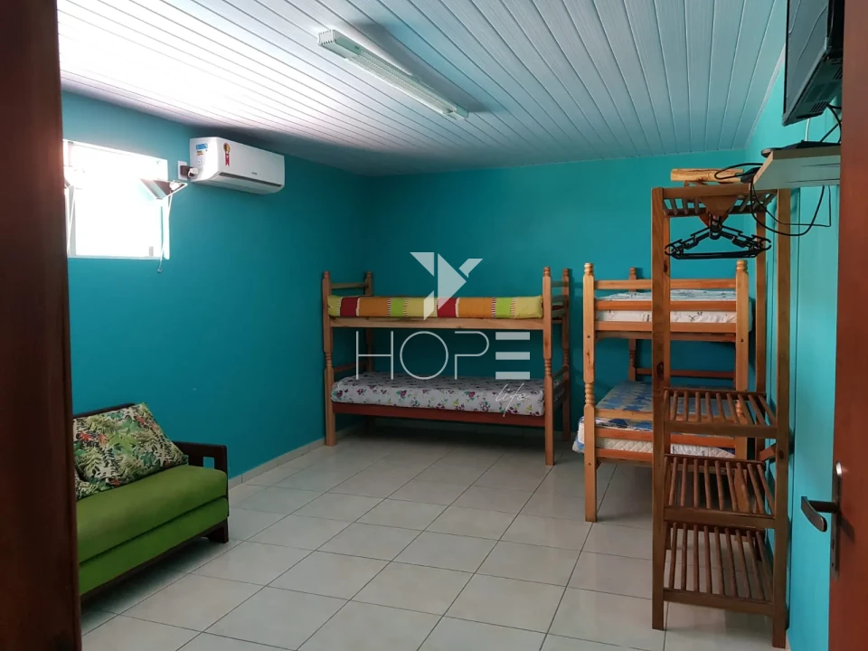 Imagens do imóveis Sobrado comercial à venda com 225 m² - 3 apartamentos independentes - Itapoá SC - Próximo do Mar