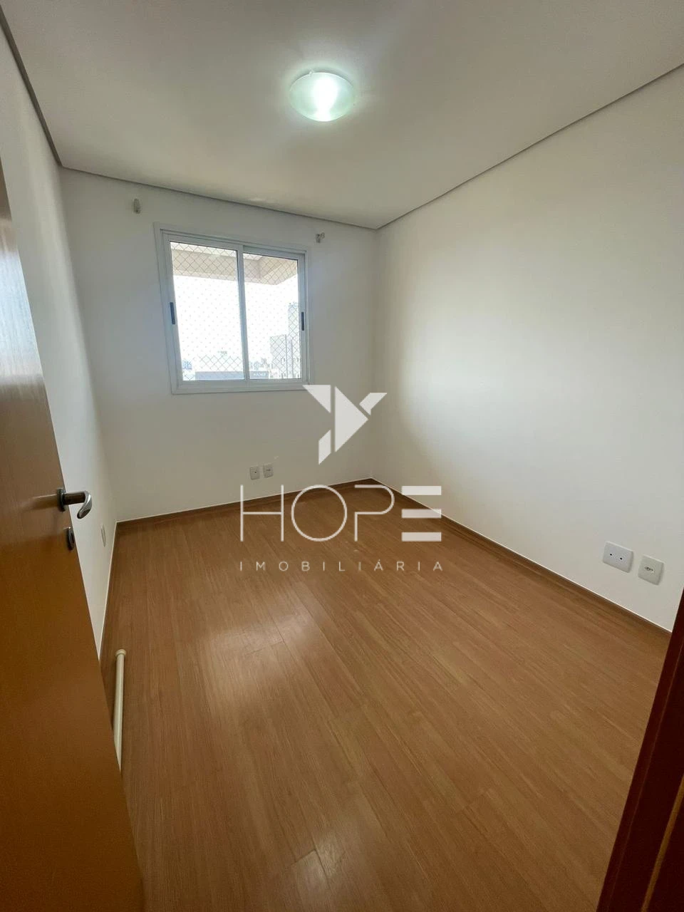 Apartamento 3 Quartos para Locação – Gleba Palhano – Edifício Liberty – Andar Alto – Londrina/PR