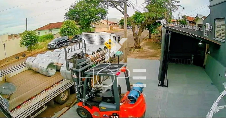 Barracão Comercial para Locação – 302 m² – Via Láctea – Londrina/PR