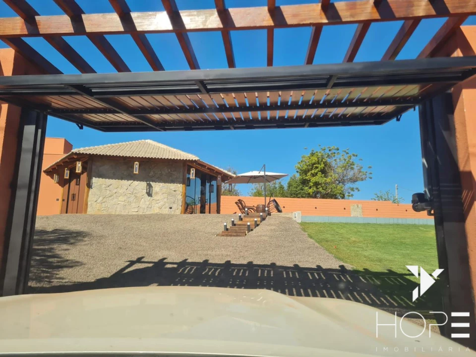 Imagens do imóveis Chácara de Alto Padrão com 2.000m², Piscina Infinita e Acabamentos Modernos