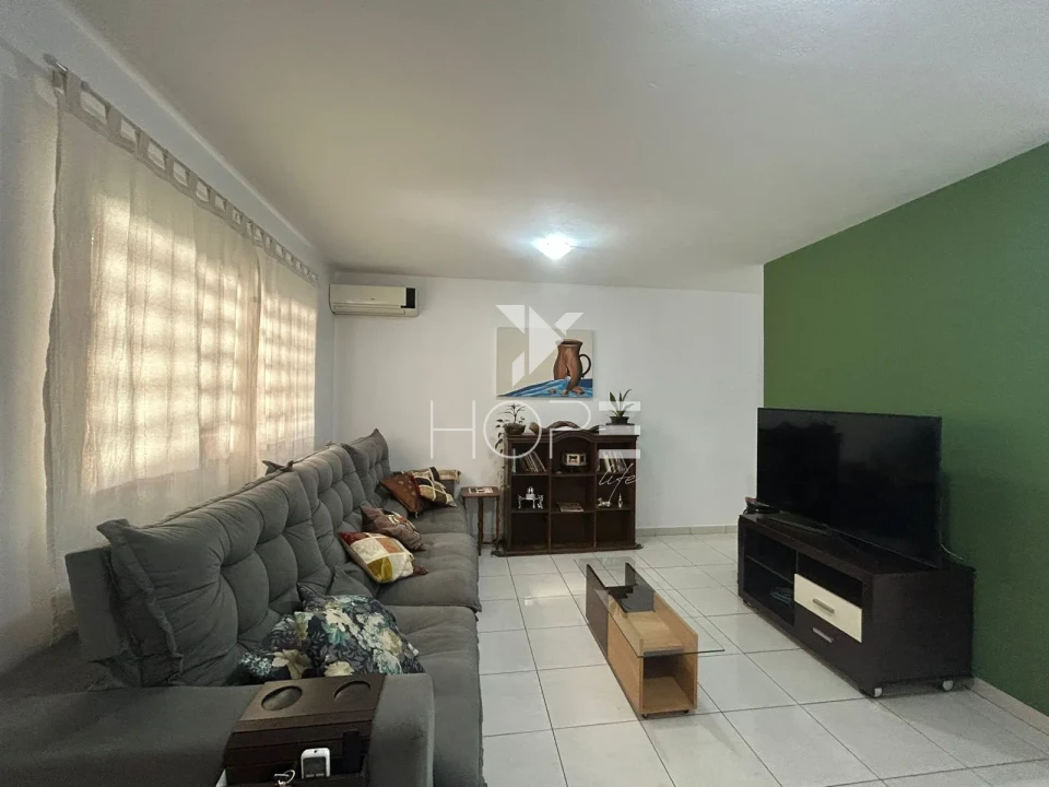 Imagens do imóveis Casa Geminada à venda com 126 m² - 3 quartos - 1 suíte - área gourmet - Zona Norte - Londrina PR