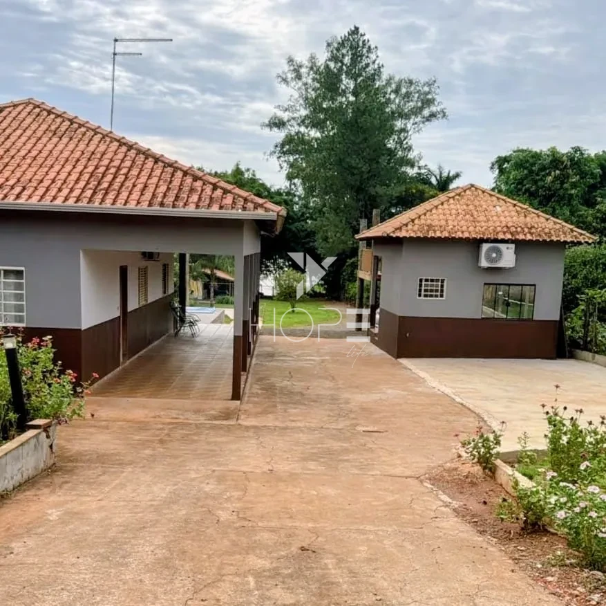 Imagens do imóveis Chácara à Venda no Condomínio Santa Rhut – 300m² Construídos – 3 Quartos (1 Suíte) – Sertanópolis/PR