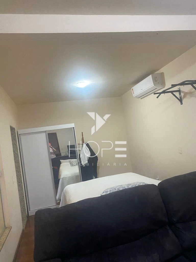 Sobrado à Venda - 6 Quartos – 306 m² de terreno – Portal de Versalhes 2 – Zona Oeste – Londrina/PR