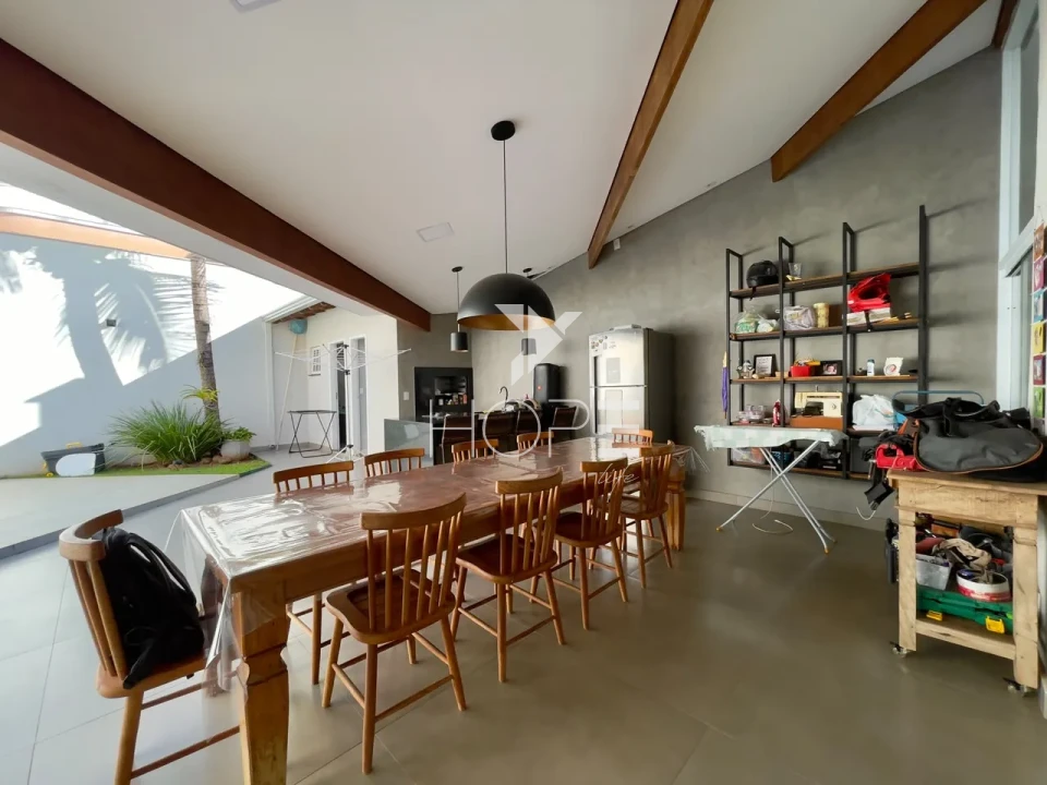 Sobrado em Condomínio à Venda – 261m² – 3 Quartos (1 Suíte) – Vale das Araucárias – Parque Residencial Alcântara – Zona Sul – Londrina/PR