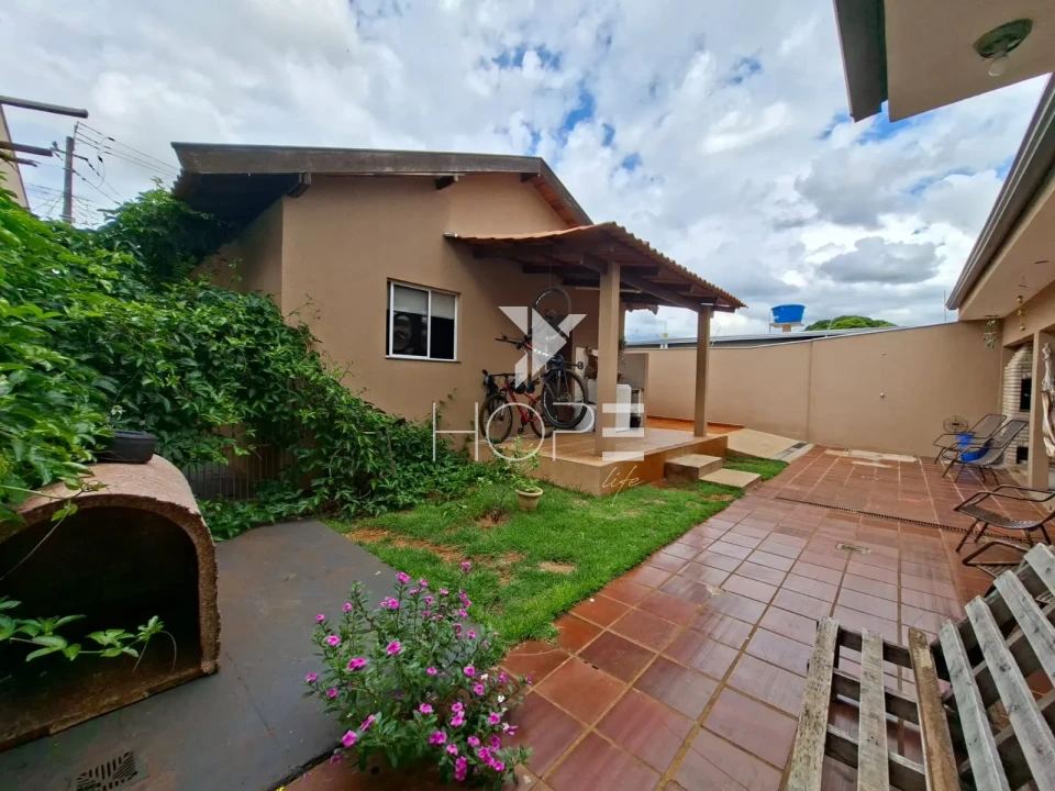 Imagens do imóveis Casa à venda com 190 m² - 4 quartos - 2 banheiros - edícula - 3 vagas - Zona Leste - Proximo ao Aeroporto - Londrina PR